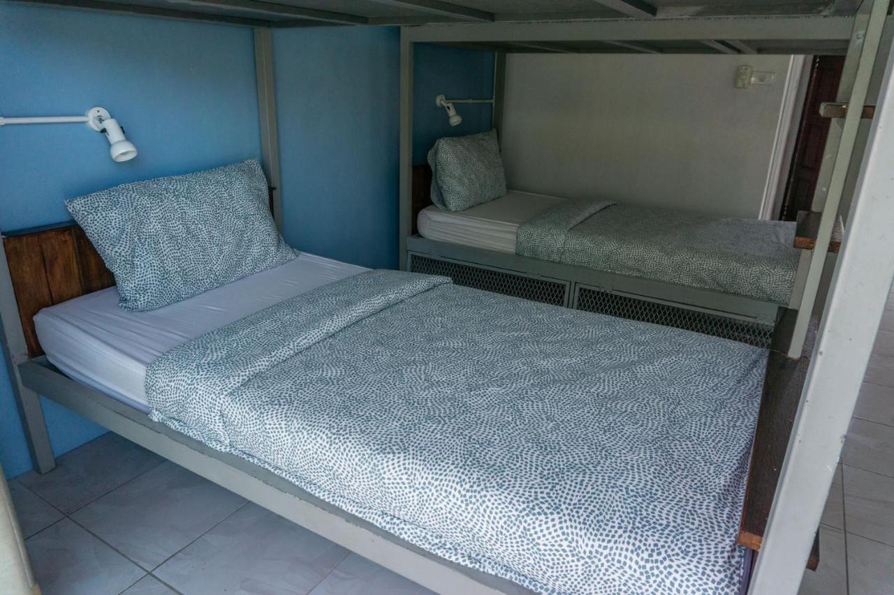 Isla Tortuga Diving & Hostel Koh Tao Exterior photo
